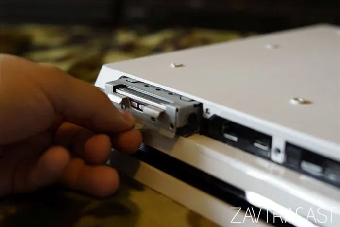 Удаление клейкой пасты для PS4Pro - как сделать так, чтобы ваша PS4Pro выделялась из толпы (Руководство по началу работы с PS4)